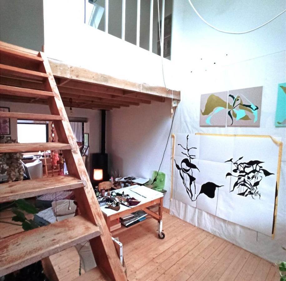 Chambre Dans Atelier D'Artiste Bed & Breakfast เลอม็องส์ ภายนอก รูปภาพ